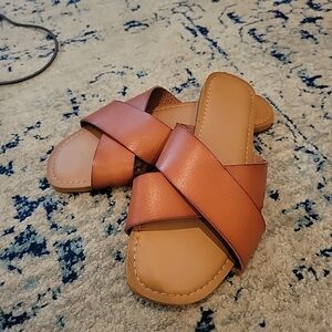 Old Navy Cross Strap Sandals Size 8